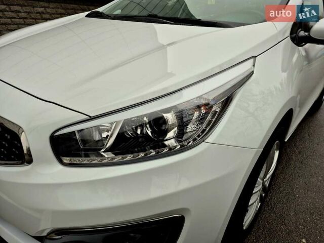 Білий Кіа Сід, об'ємом двигуна 1.6 л та пробігом 100 тис. км за 13999 $, фото 25 на Automoto.ua