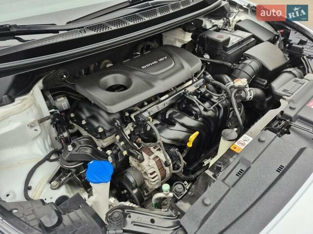 Білий Кіа Сід, об'ємом двигуна 1.6 л та пробігом 100 тис. км за 13999 $, фото 61 на Automoto.ua