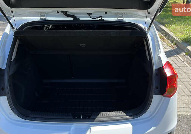 Кіа Сід 2018 у Запоріжжя на Automoto.ua Білий Кіа Сід, об'ємом двигуна 1.59 л та пробігом 56 тис. км за 15000 $, фото 8 на Automoto.ua