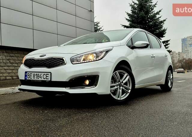 Білий Кіа Сід, об'ємом двигуна 1.6 л та пробігом 100 тис. км за 13999 $, фото 68 на Automoto.ua