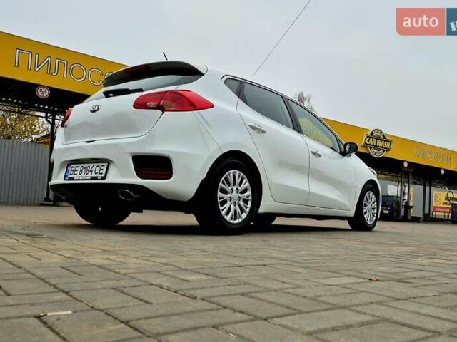 Белый Киа Сид, объемом двигателя 1.6 л и пробегом 100 тыс. км за 14450 $, фото 16 на Automoto.ua