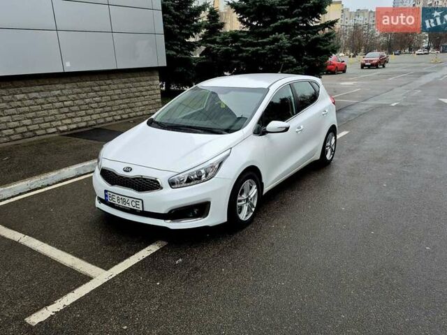 Білий Кіа Сід, об'ємом двигуна 1.6 л та пробігом 100 тис. км за 13999 $, фото 6 на Automoto.ua