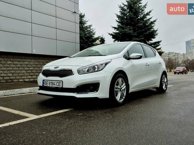 Білий Кіа Сід, об'ємом двигуна 1.6 л та пробігом 100 тис. км за 13999 $, фото 8 на Automoto.ua