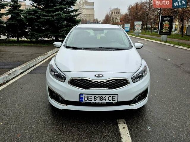 Білий Кіа Сід, об'ємом двигуна 1.6 л та пробігом 100 тис. км за 13999 $, фото 23 на Automoto.ua