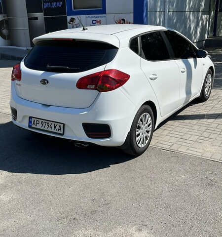 Кіа Сід 2018 у Запоріжжя на Automoto.ua Білий Кіа Сід, об'ємом двигуна 1.59 л та пробігом 56 тис. км за 15000 $, фото 7 на Automoto.ua