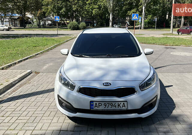 Кіа Сід 2018 у Запоріжжя на Automoto.ua Білий Кіа Сід, об'ємом двигуна 1.59 л та пробігом 56 тис. км за 15000 $, фото 1 на Automoto.ua