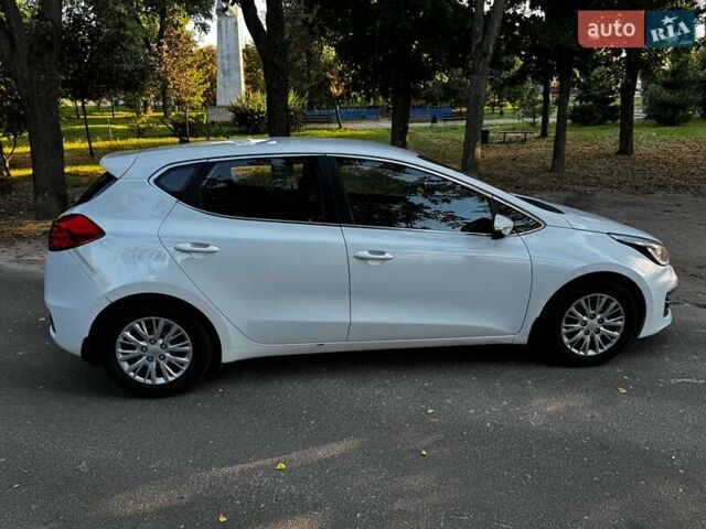 Белый Киа Сид, объемом двигателя 1.6 л и пробегом 101 тыс. км за 13640 $, фото 5 на Automoto.ua