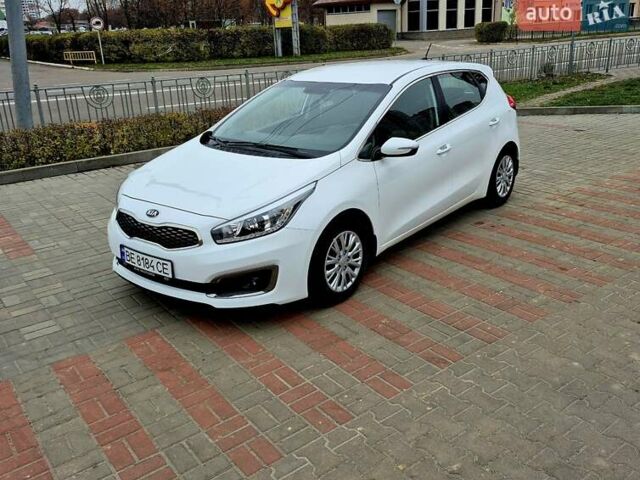 Белый Киа Сид, объемом двигателя 1.6 л и пробегом 100 тыс. км за 14450 $, фото 7 на Automoto.ua