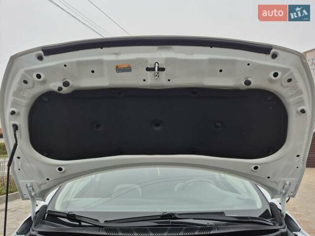 Білий Кіа Сід, об'ємом двигуна 1.6 л та пробігом 100 тис. км за 13999 $, фото 64 на Automoto.ua