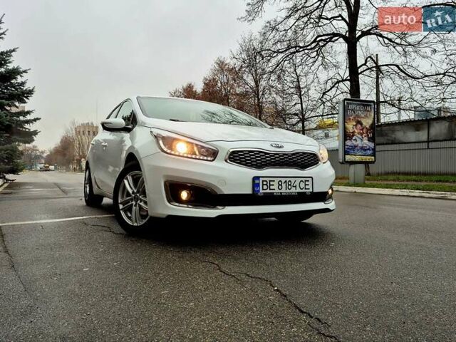 Білий Кіа Сід, об'ємом двигуна 1.6 л та пробігом 100 тис. км за 13999 $, фото 72 на Automoto.ua