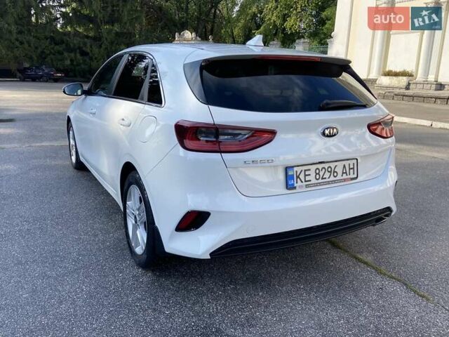 Белый Киа Сид, объемом двигателя 1.59 л и пробегом 53 тыс. км за 16400 $, фото 10 на Automoto.ua