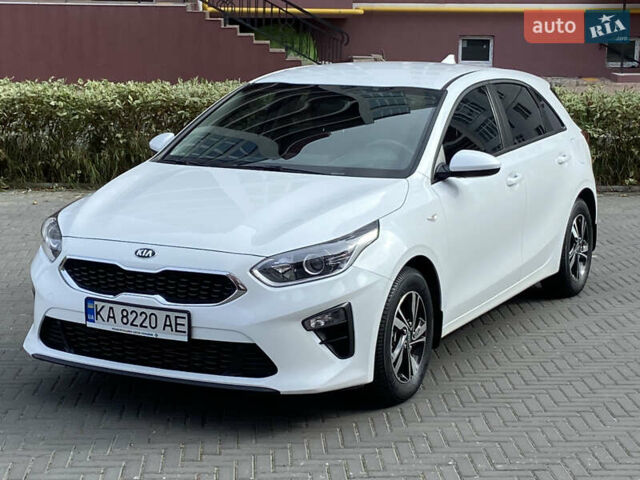 Белый Киа Сид, объемом двигателя 1.59 л и пробегом 107 тыс. км за 12350 $, фото 39 на Automoto.ua