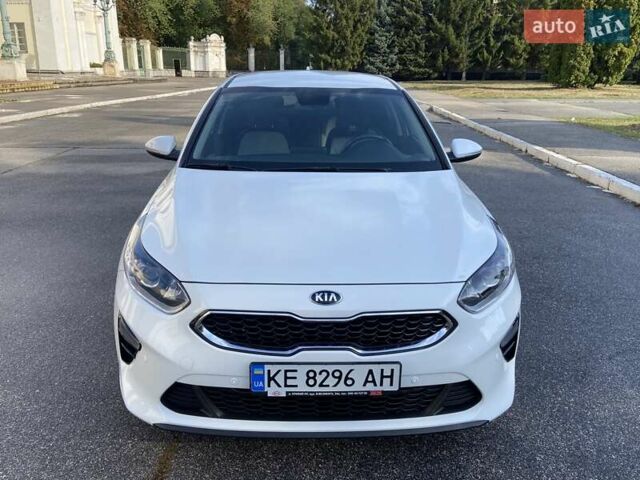 Белый Киа Сид, объемом двигателя 1.59 л и пробегом 53 тыс. км за 16400 $, фото 6 на Automoto.ua