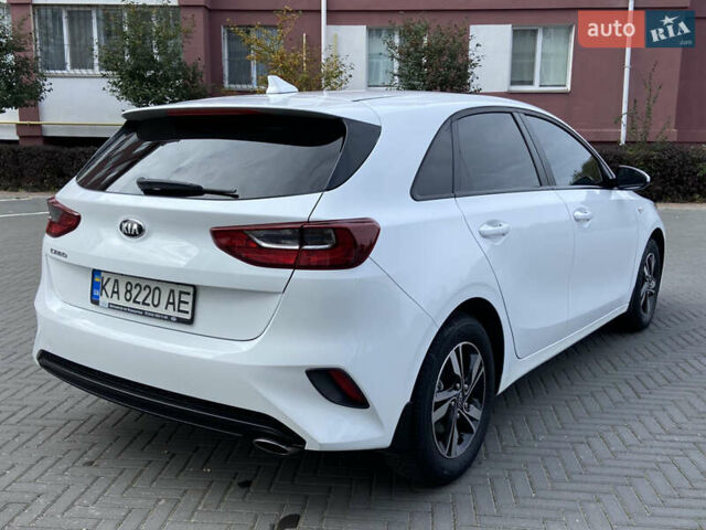 Белый Киа Сид, объемом двигателя 1.59 л и пробегом 107 тыс. км за 12350 $, фото 22 на Automoto.ua