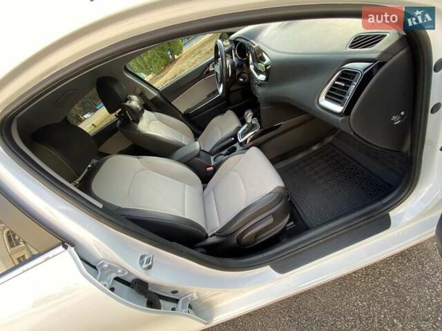 Белый Киа Сид, объемом двигателя 1.59 л и пробегом 53 тыс. км за 16400 $, фото 21 на Automoto.ua