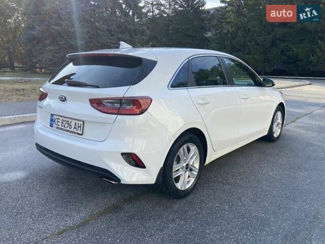 Белый Киа Сид, объемом двигателя 1.59 л и пробегом 53 тыс. км за 16400 $, фото 9 на Automoto.ua