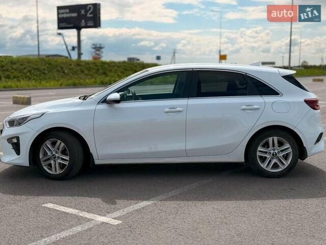 Білий Кіа Сід, об'ємом двигуна 1.4 л та пробігом 66 тис. км за 15300 $, фото 4 на Automoto.ua
