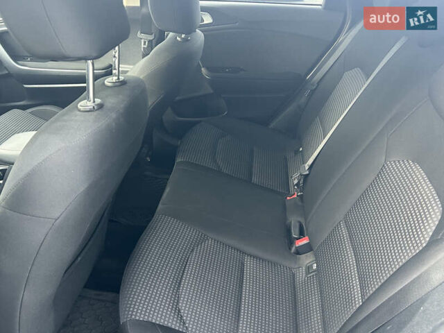 Білий Кіа Сід, об'ємом двигуна 1.37 л та пробігом 37 тис. км за 12900 $, фото 19 на Automoto.ua