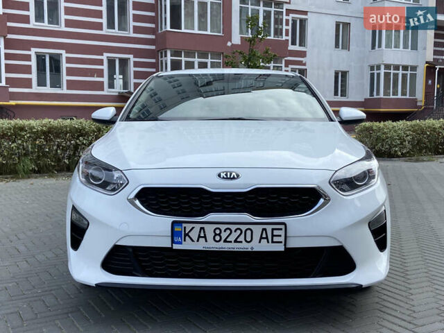 Белый Киа Сид, объемом двигателя 1.59 л и пробегом 107 тыс. км за 12350 $, фото 15 на Automoto.ua