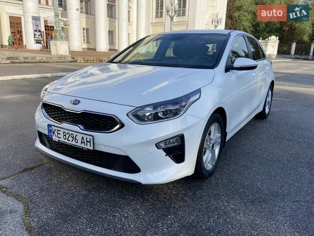 Белый Киа Сид, объемом двигателя 1.59 л и пробегом 53 тыс. км за 16400 $, фото 5 на Automoto.ua