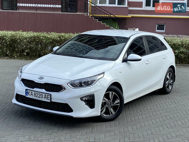 Белый Киа Сид, объемом двигателя 1.59 л и пробегом 107 тыс. км за 12350 $, фото 12 на Automoto.ua