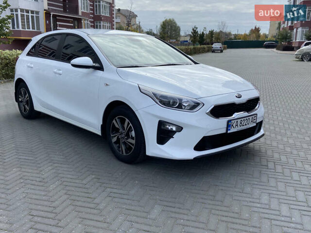 Белый Киа Сид, объемом двигателя 1.59 л и пробегом 107 тыс. км за 12350 $, фото 28 на Automoto.ua