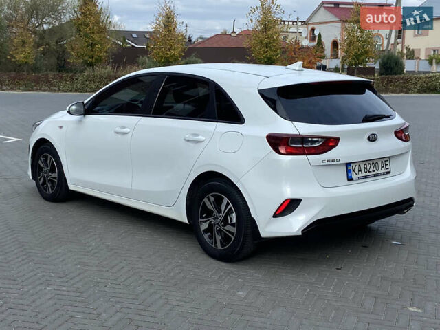 Белый Киа Сид, объемом двигателя 1.59 л и пробегом 107 тыс. км за 12350 $, фото 3 на Automoto.ua