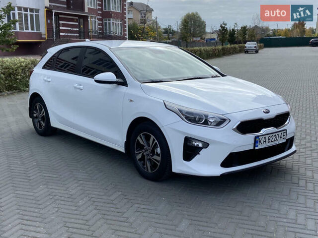 Белый Киа Сид, объемом двигателя 1.59 л и пробегом 107 тыс. км за 12350 $, фото 10 на Automoto.ua