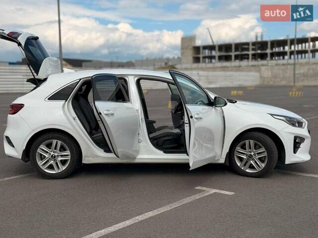 Білий Кіа Сід, об'ємом двигуна 1.4 л та пробігом 66 тис. км за 15300 $, фото 35 на Automoto.ua