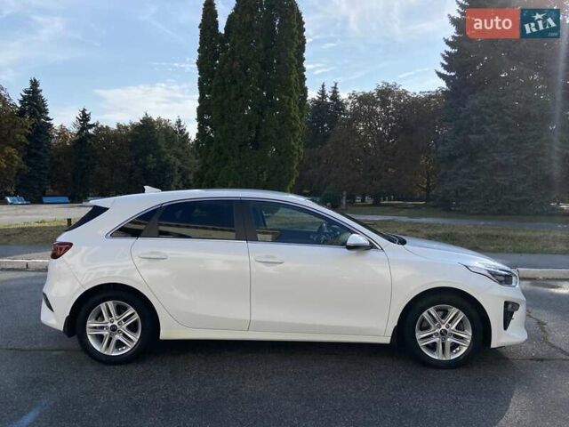 Белый Киа Сид, объемом двигателя 1.59 л и пробегом 53 тыс. км за 16400 $, фото 8 на Automoto.ua