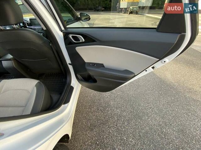 Белый Киа Сид, объемом двигателя 1.59 л и пробегом 53 тыс. км за 16400 $, фото 23 на Automoto.ua