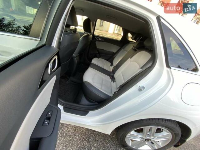 Белый Киа Сид, объемом двигателя 1.59 л и пробегом 53 тыс. км за 16400 $, фото 29 на Automoto.ua