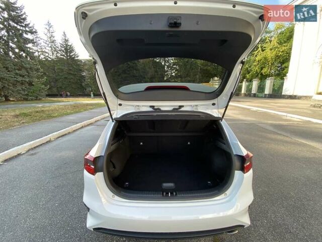 Белый Киа Сид, объемом двигателя 1.59 л и пробегом 53 тыс. км за 16400 $, фото 11 на Automoto.ua