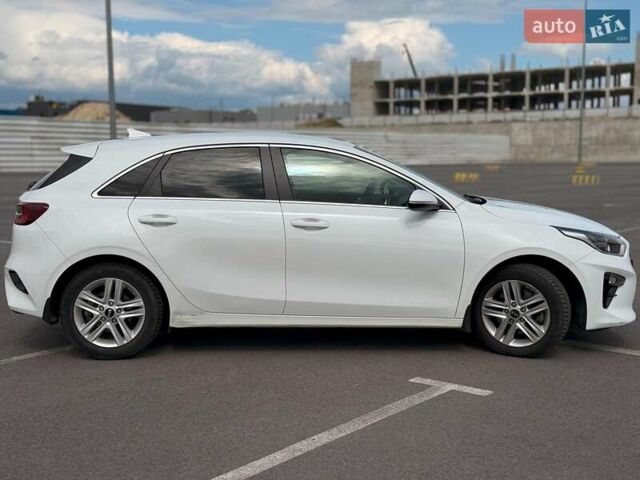 Білий Кіа Сід, об'ємом двигуна 1.4 л та пробігом 66 тис. км за 15300 $, фото 8 на Automoto.ua
