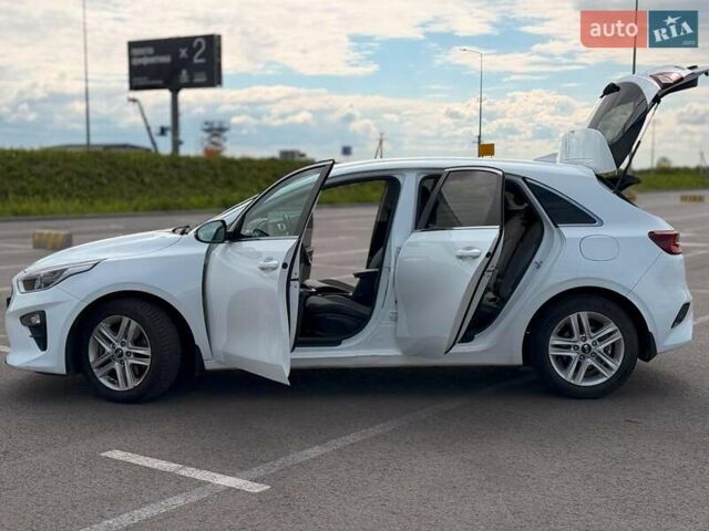 Білий Кіа Сід, об'ємом двигуна 1.4 л та пробігом 66 тис. км за 15300 $, фото 32 на Automoto.ua