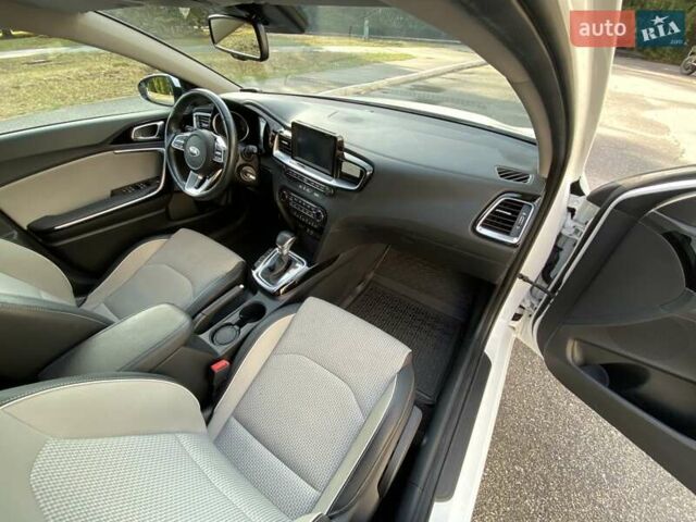 Белый Киа Сид, объемом двигателя 1.59 л и пробегом 53 тыс. км за 16400 $, фото 22 на Automoto.ua