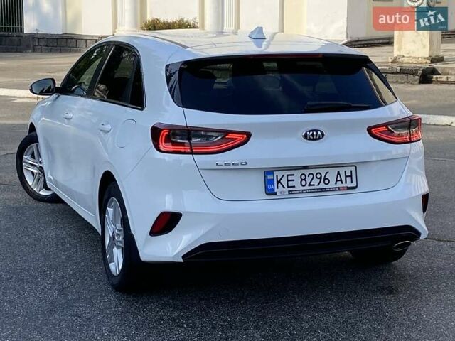 Белый Киа Сид, объемом двигателя 1.59 л и пробегом 53 тыс. км за 16400 $, фото 2 на Automoto.ua