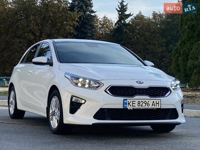 Белый Киа Сид, объемом двигателя 1.59 л и пробегом 53 тыс. км за 16400 $, фото 3 на Automoto.ua