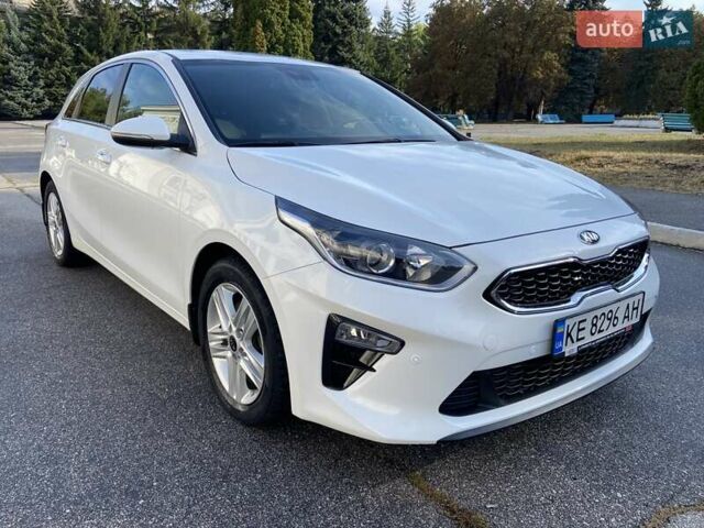 Белый Киа Сид, объемом двигателя 1.59 л и пробегом 53 тыс. км за 16400 $, фото 7 на Automoto.ua