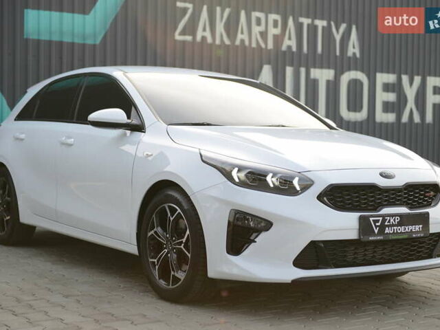Белый Киа Сид, объемом двигателя 1.35 л и пробегом 50 тыс. км за 18000 $, фото 7 на Automoto.ua