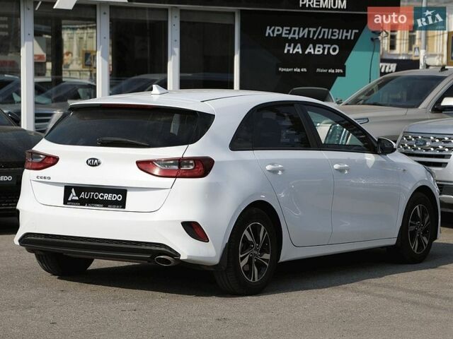 Белый Киа Сид, объемом двигателя 1.59 л и пробегом 33 тыс. км за 14900 $, фото 5 на Automoto.ua