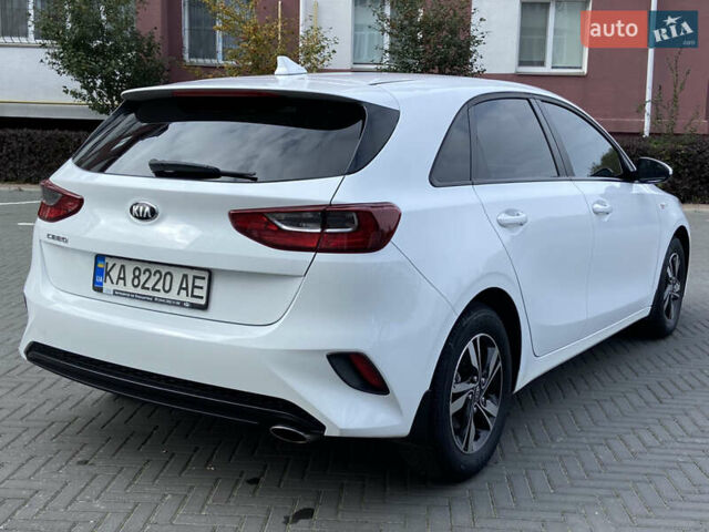 Белый Киа Сид, объемом двигателя 1.59 л и пробегом 107 тыс. км за 12350 $, фото 7 на Automoto.ua