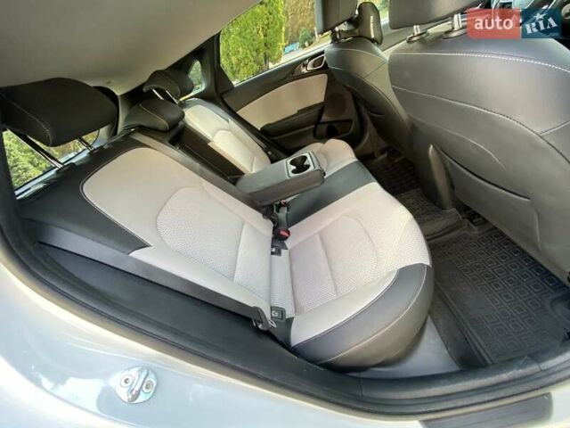 Белый Киа Сид, объемом двигателя 1.59 л и пробегом 53 тыс. км за 16400 $, фото 26 на Automoto.ua