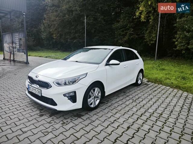 Белый Киа Сид, объемом двигателя 1.35 л и пробегом 59 тыс. км за 18500 $, фото 6 на Automoto.ua