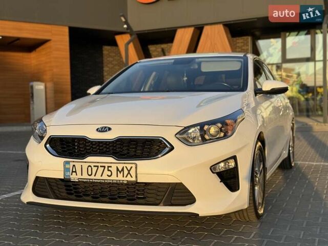 Белый Киа Сид, объемом двигателя 1.59 л и пробегом 128 тыс. км за 16000 $, фото 25 на Automoto.ua