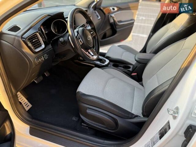 Белый Киа Сид, объемом двигателя 1.59 л и пробегом 128 тыс. км за 16000 $, фото 16 на Automoto.ua