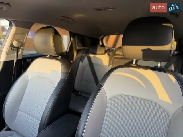 Белый Киа Сид, объемом двигателя 1.59 л и пробегом 128 тыс. км за 16000 $, фото 15 на Automoto.ua