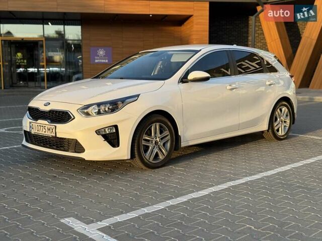 Белый Киа Сид, объемом двигателя 1.59 л и пробегом 128 тыс. км за 16000 $, фото 23 на Automoto.ua