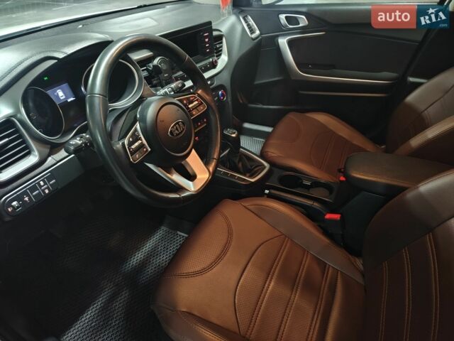 Білий Кіа Сід, об'ємом двигуна 1.59 л та пробігом 42 тис. км за 15500 $, фото 14 на Automoto.ua