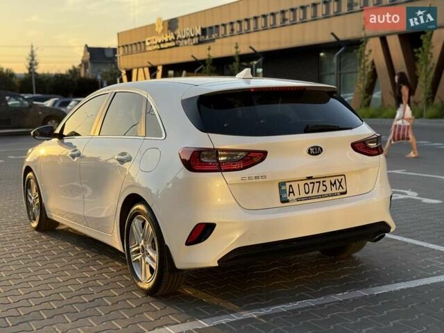 Белый Киа Сид, объемом двигателя 1.59 л и пробегом 128 тыс. км за 16000 $, фото 21 на Automoto.ua